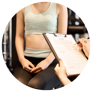 聞き取りをする様子